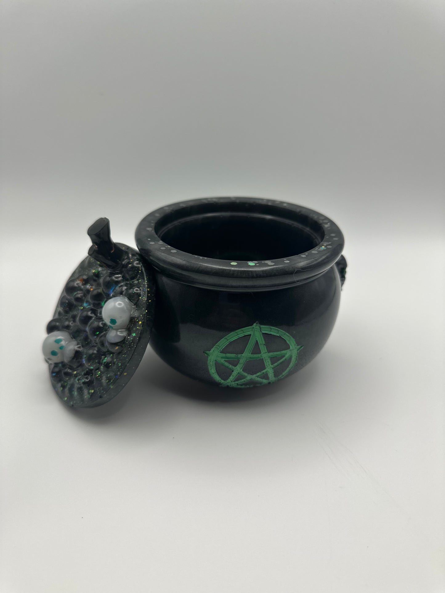 Cauldron with Lid