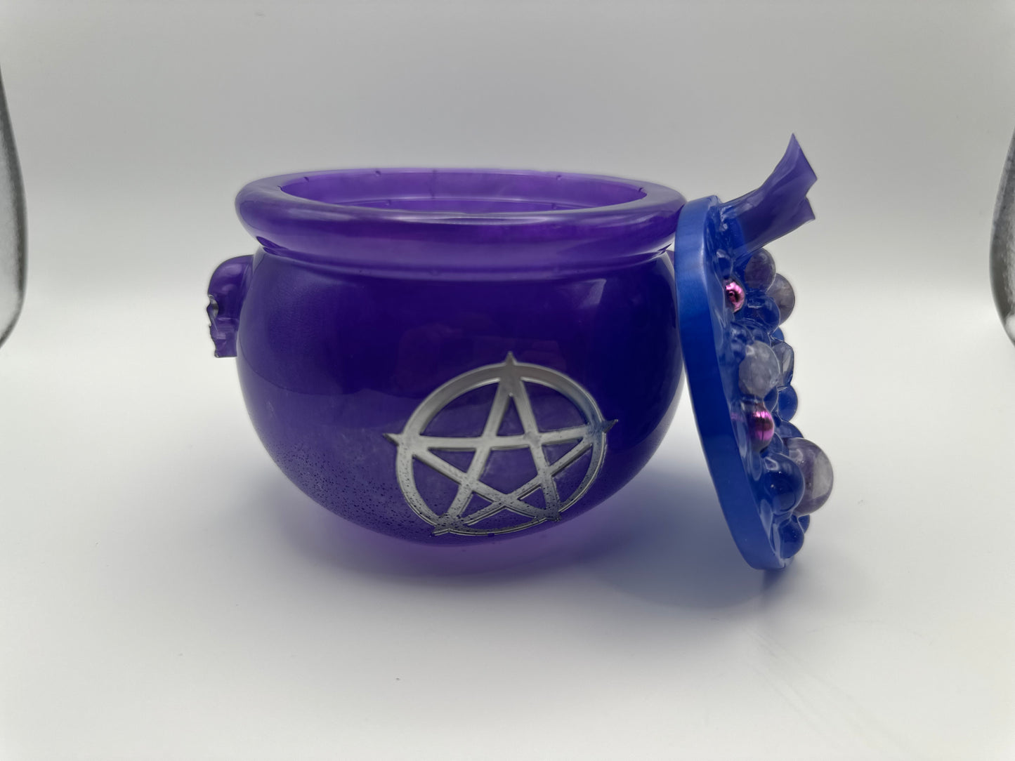 Cauldron with Lid